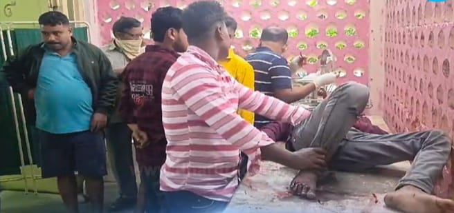 ସ୍କୁଟିକୁ ପିଟିଲା ବାଇକ୍‌, ୩ ଗୁରୁତର।