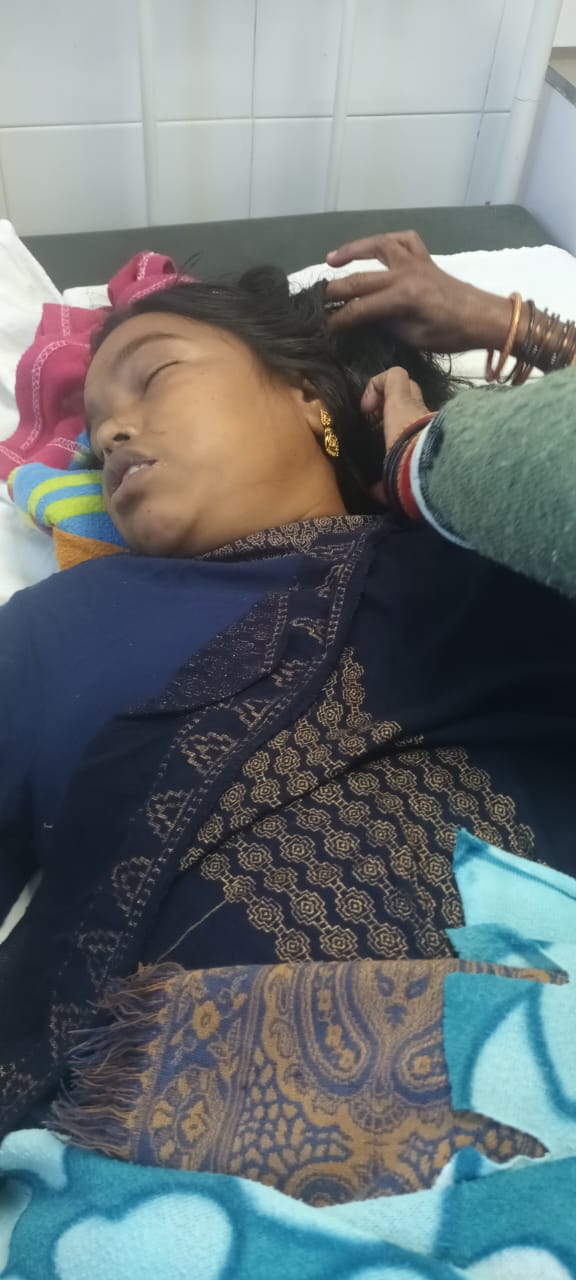 ଅଜଣା ଗାଡ଼ି ଧକ୍କାରେ ମାଁ ଏବଂ ଝୀଅ ଗୁରୁତ୍ୱର।