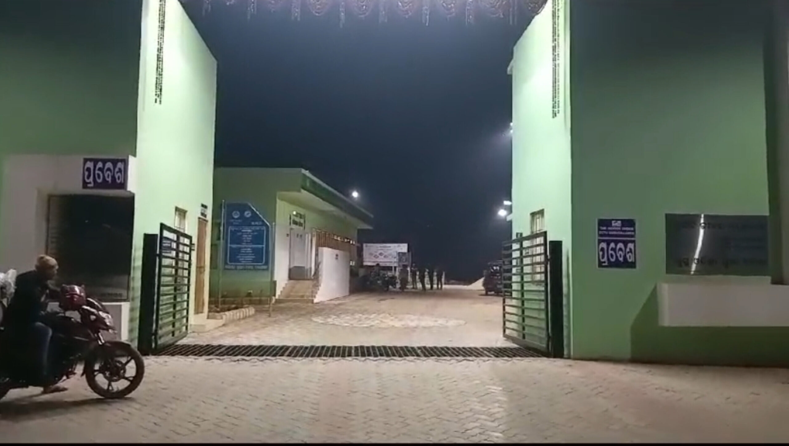 ରୋଜ ରୁଟି ପାଇଁ ସଂଘର୍ଷ କରି ଚାଲିଗଲା ଶ୍ରମିକ ଜୀବନ।