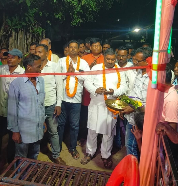 ଗୋଟିଏ ମଞ୍ଚ କୁ ପୃଥକ ଭାବେ ଉଦଘାଟନ କଲେ ବିଜେପି ନେତା