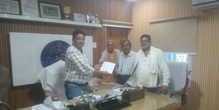 ଦଶପଲ୍ଲା ରୁ ଇଣ୍ଡେନ ଗ୍ୟାସ ଉଭାନ ସମ୍ପର୍କ ରେ , ଲୋକେ ହନ୍ତସନ୍ତ