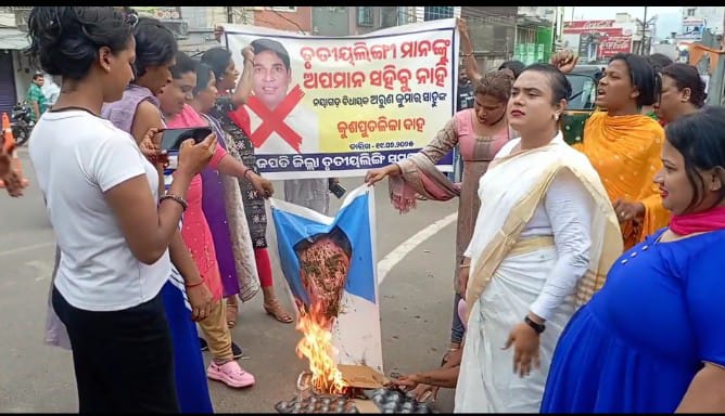 ମାଇଚିଆ ଶବ୍ଦ ବ୍ୟବହାର କରି ଫସିଲେ ଅରୁଣ ସାହୁ, କିନର ସମାଜ ପକ୍ଷରୁ କୁଶ ପୁତଳିକା ଦାହ